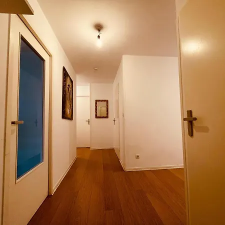 Un Moment Familial - 279 Apartment