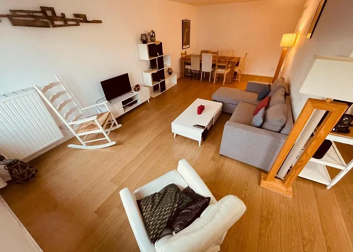 Un Moment Familial - 279 Apartment